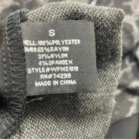 W118 Walter Baker animal print cheetah mobwife black and grey zip up blouse top - Picture 4 of 5